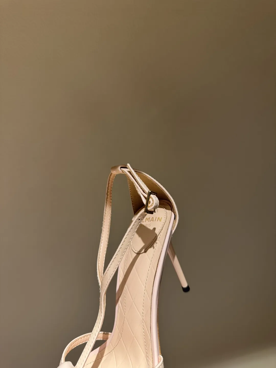 Balmainバレマン2025春夏ニューアイテム高品質なモデル四角い頭ハイヒールサンダル - 画像 (7)