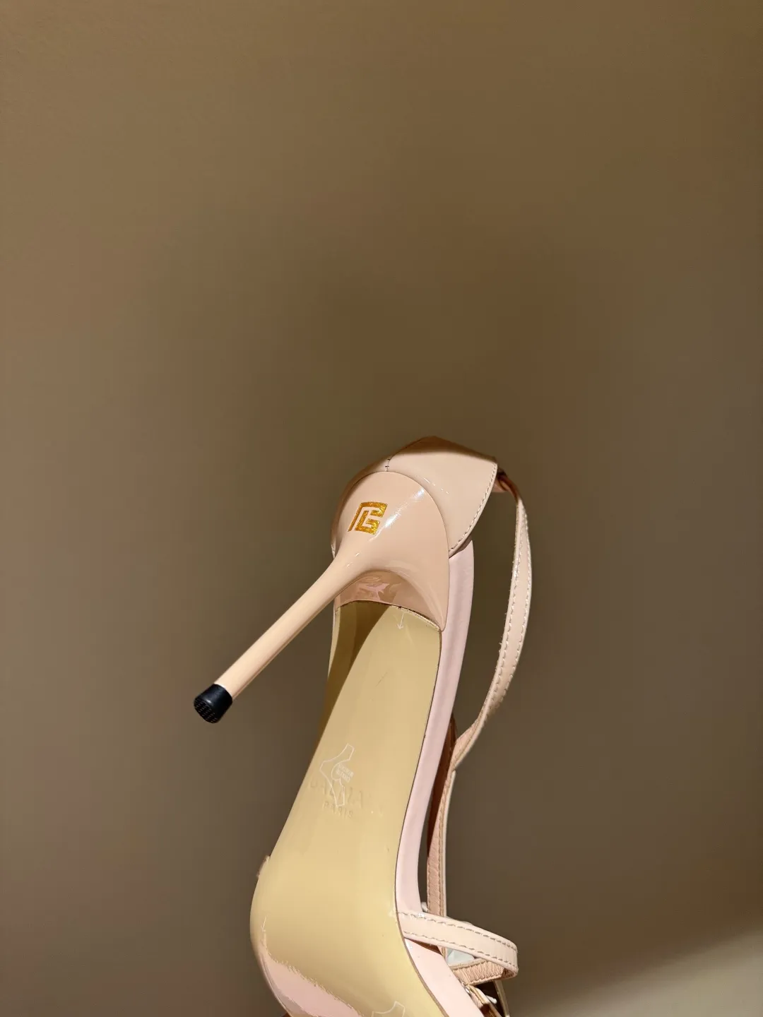 Balmainバレマン2025春夏ニューアイテム高品質なモデル四角い頭ハイヒールサンダル - 画像 (9)