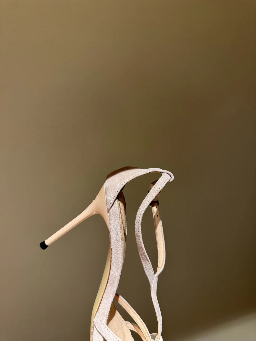 Balmainバレン2025春夏ニューアイテムベージュハイヒールのスクエアトゥサンダル - 画像 (8)