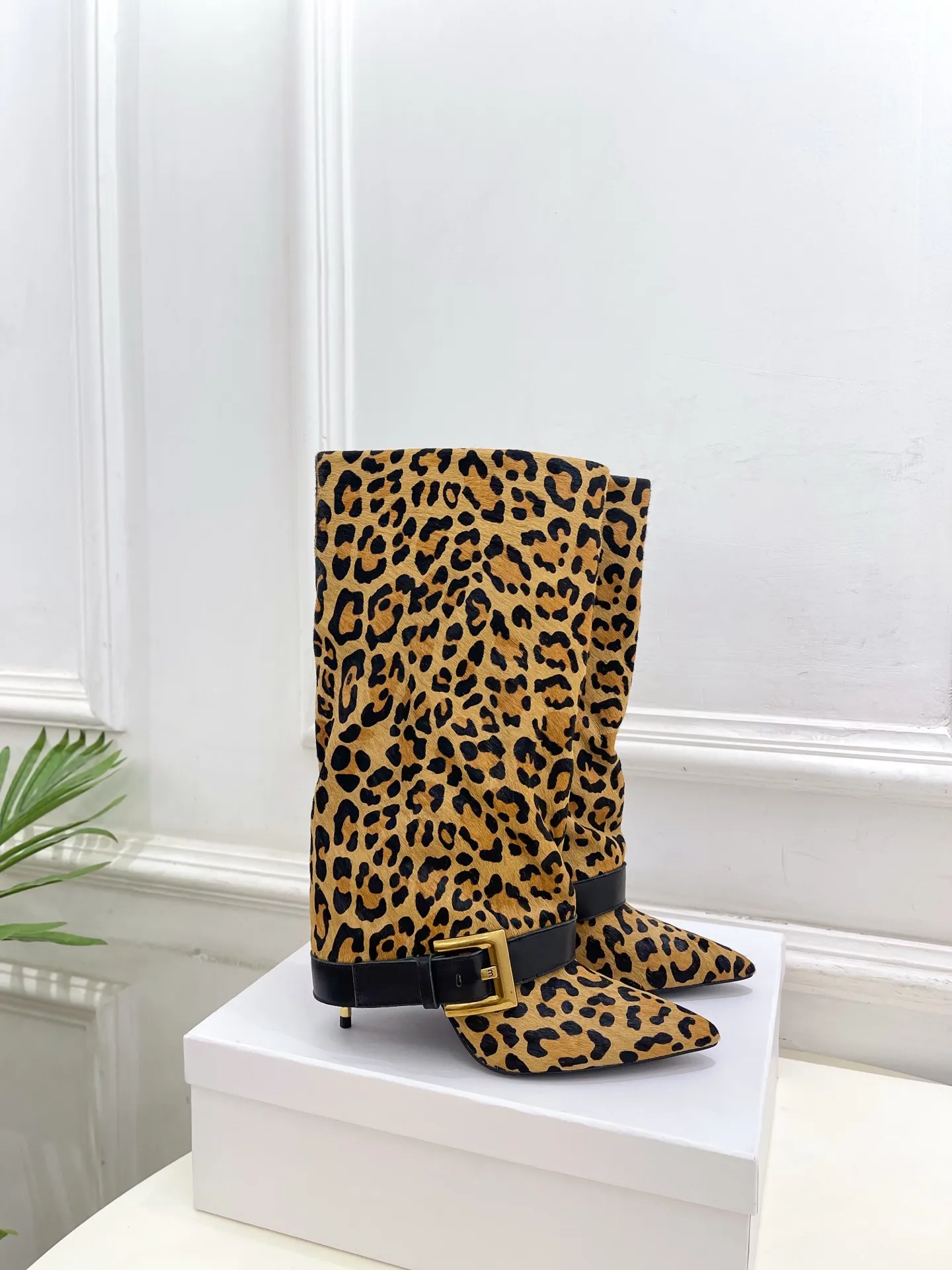 Balmainバレン ヒョウ柄 ブーツ 新作