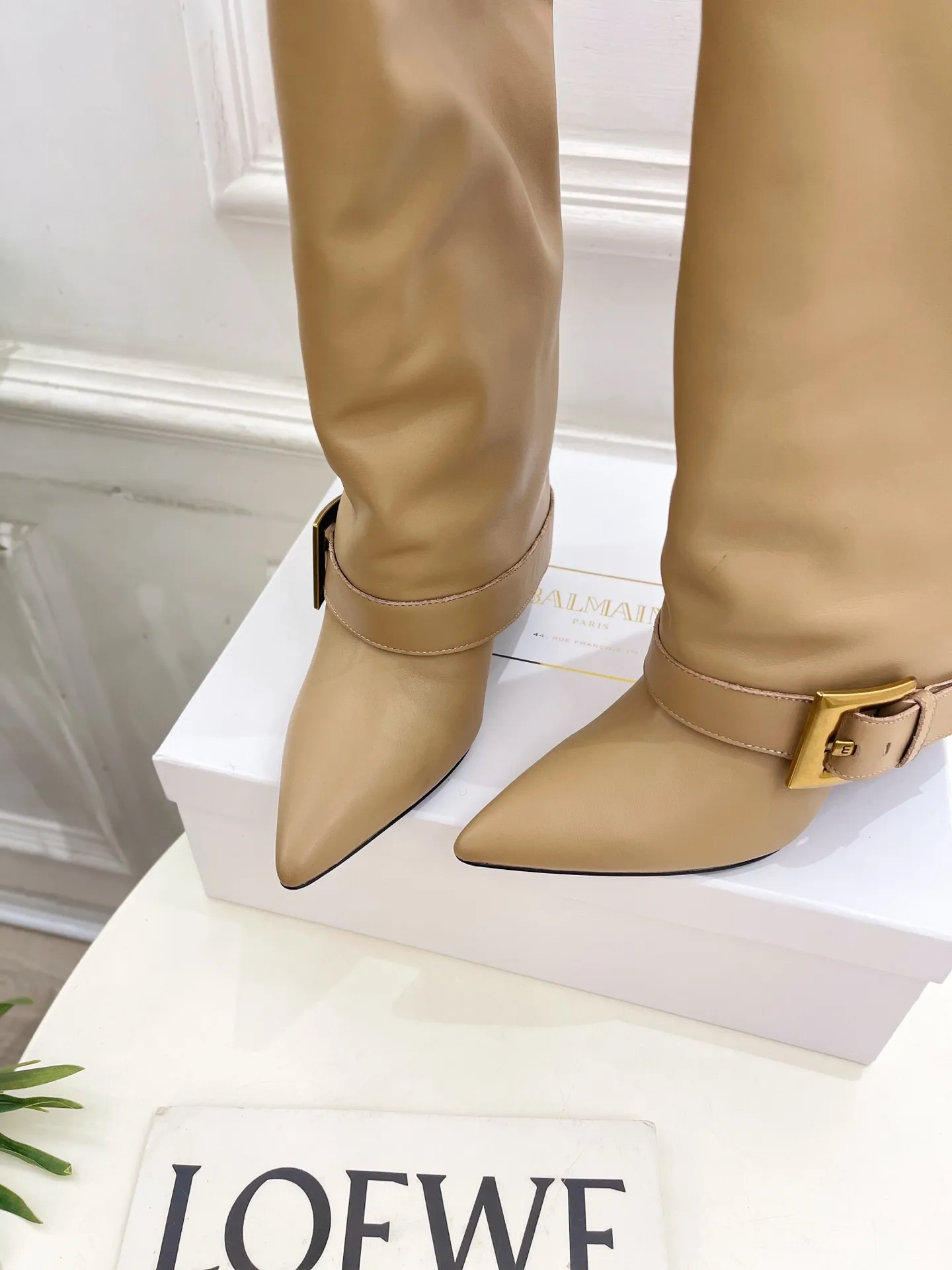 Balmainバーマン ベージュ 尖頭ブーツ 新作 - 画像 (7)