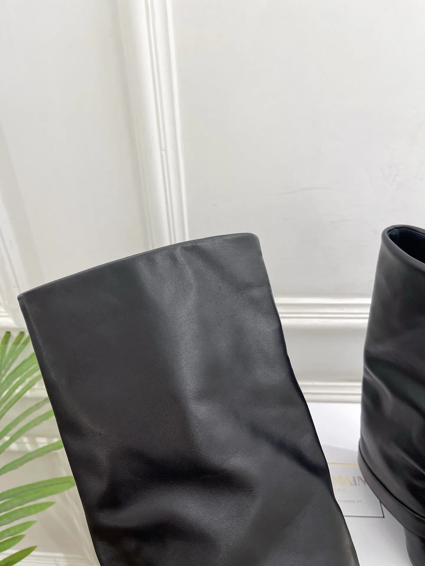 Balmainバレン 新作 ブラック ブーツ 尖頭デザイン - 画像 (9)