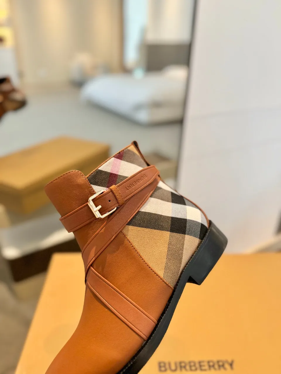 Burberry クラシック格子柄アンクルブーツベージュ - 画像 (9)