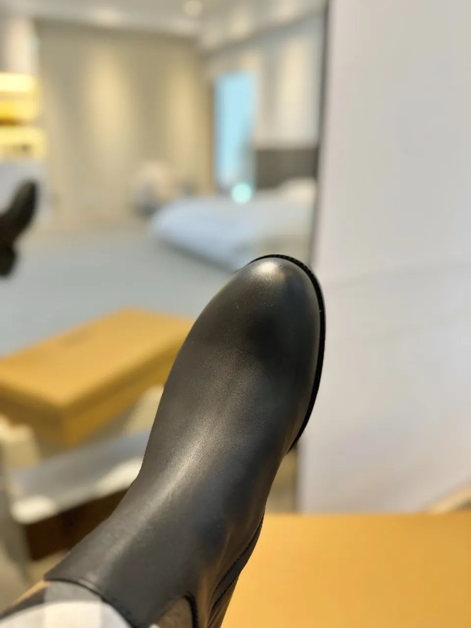 Burberry 2023新作グレーブーツ格子柄デザイン - 画像 (10)