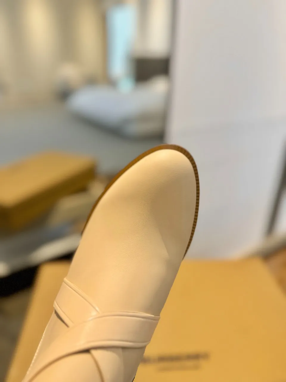 Burberry グレー格子柄アンクルブーツ新作 - 画像 (10)