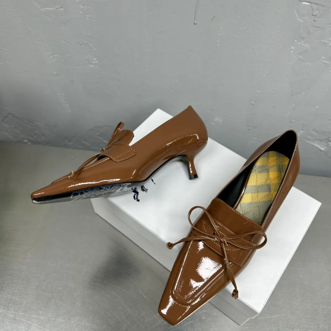 Burberry バターローファーリボンデザイン茶色新作 - 画像 (4)