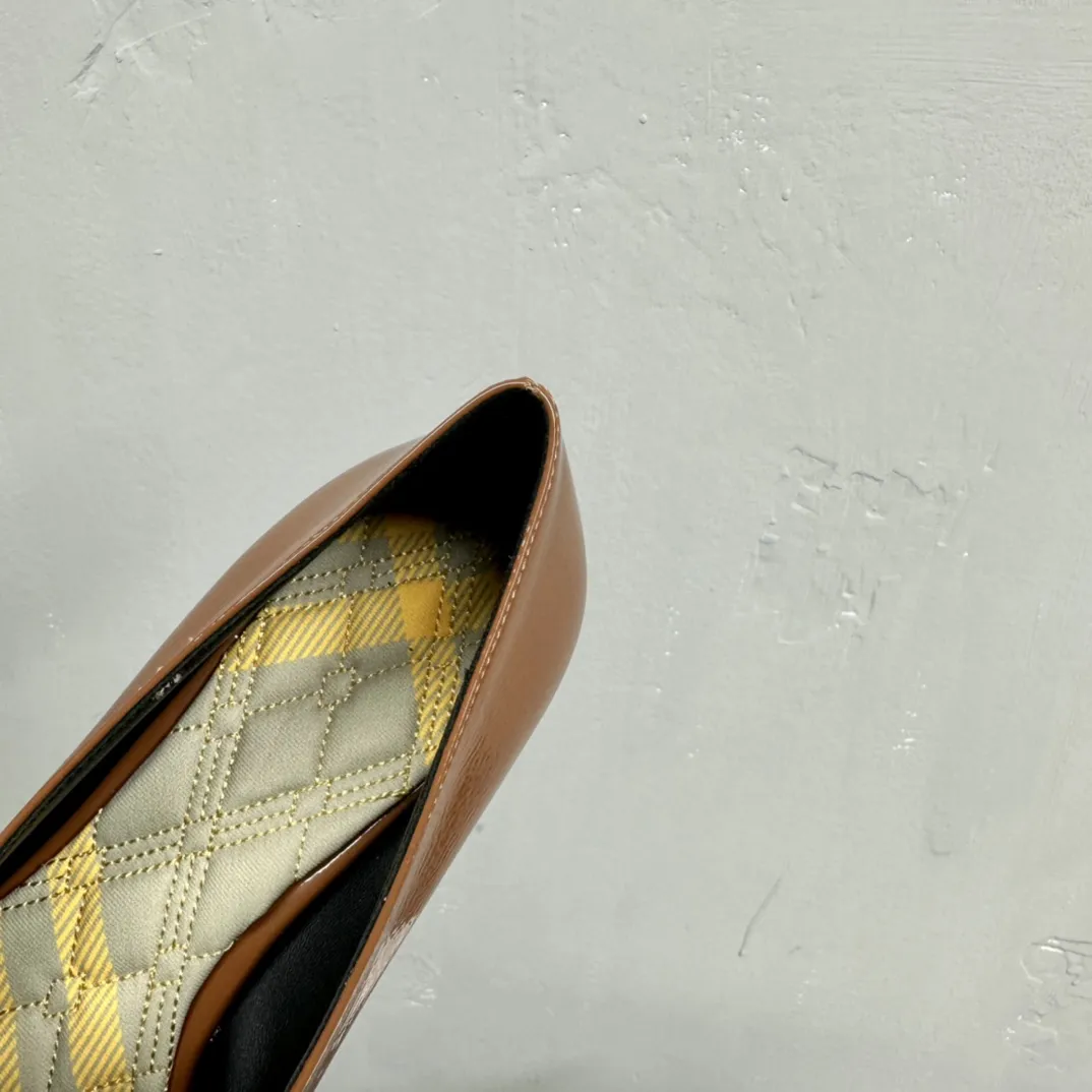 Burberry バターローファーリボンデザイン茶色新作 - 画像 (6)