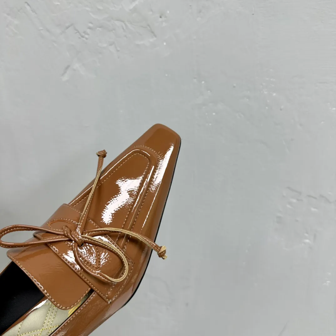 Burberry バターローファーリボンデザイン茶色新作 - 画像 (7)