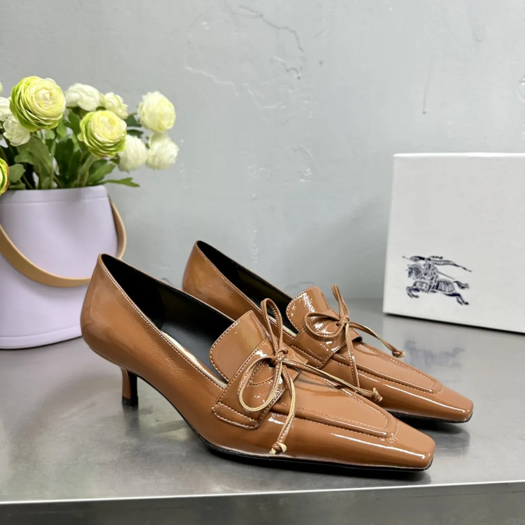 Burberry バターローファーリボンデザイン茶色新作 - 画像 (9)