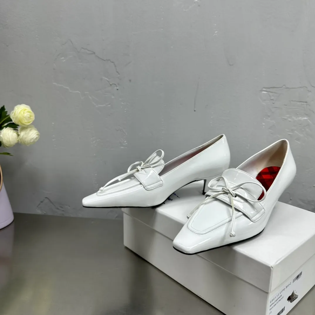 Burberry高品質なモデル白リボンローファー新作 - 画像 (3)