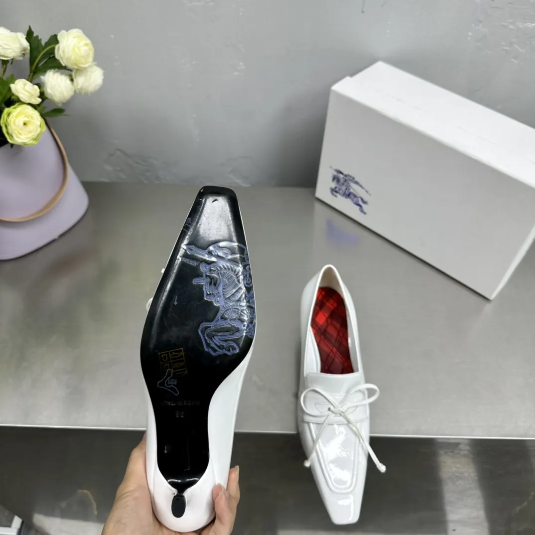 Burberry高品質なモデル白リボンローファー新作 - 画像 (7)