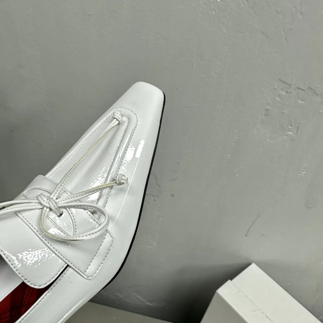 Burberry高品質なモデル白リボンローファー新作 - 画像 (9)