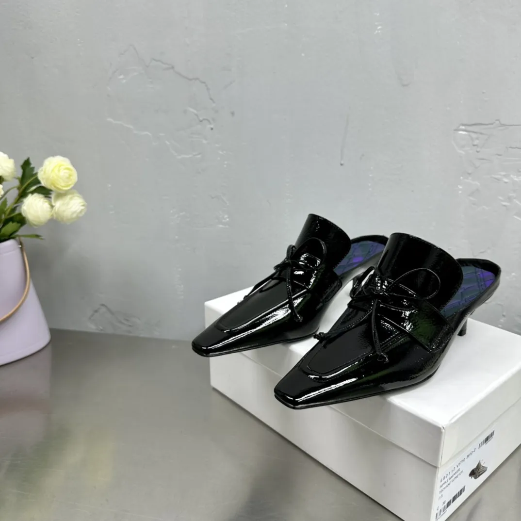 Burberry ブラックリボンスリッパ新作高品質モデル