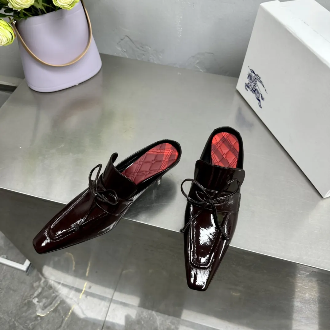 Burberry 2024春夏新作黒リボンスリッパ - 画像 (7)