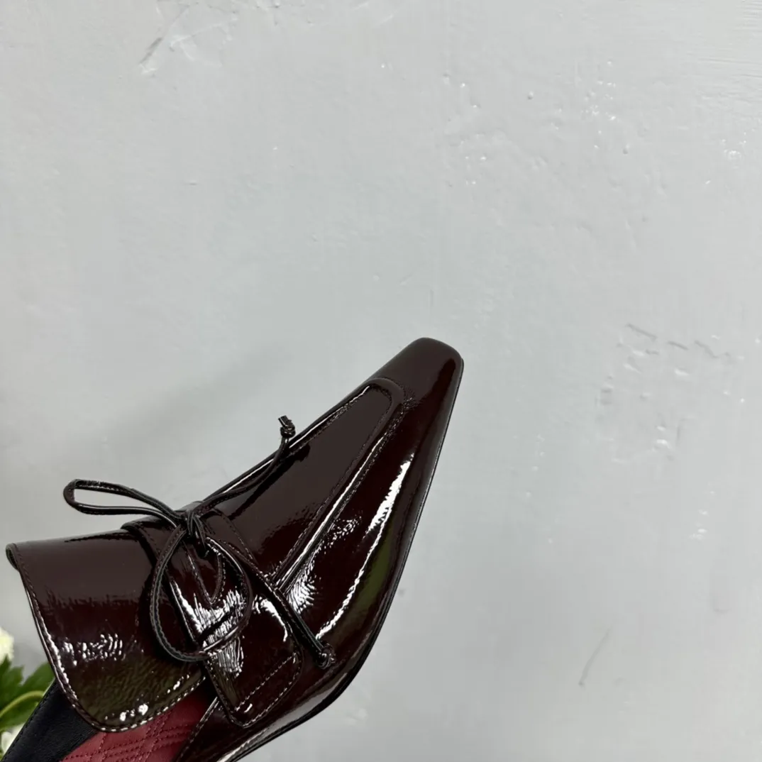 Burberry 2024春夏新作黒リボンスリッパ - 画像 (10)