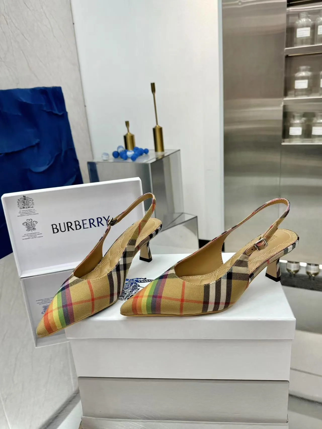 Burberry バーバリー グレー ヒョウ柄 スリッパ - 画像 (6)