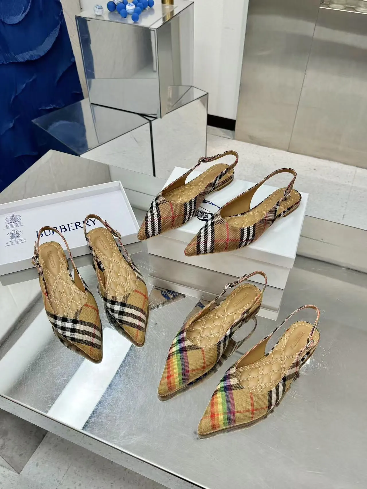 Burberry バーバリー 細ヒール フラットシューズ ベージュ 新作 - 画像 (9)