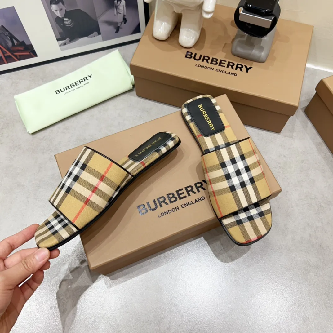 Burberry グレーチェック柄チャンキーヒールスリッパ - 画像 (7)