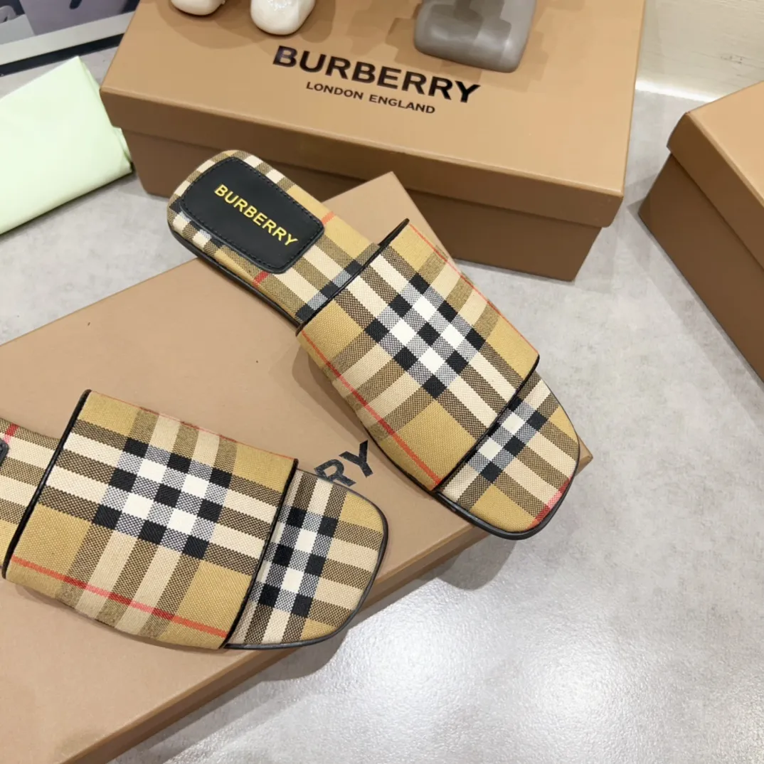 Burberry グレーチェック柄チャンキーヒールスリッパ - 画像 (8)