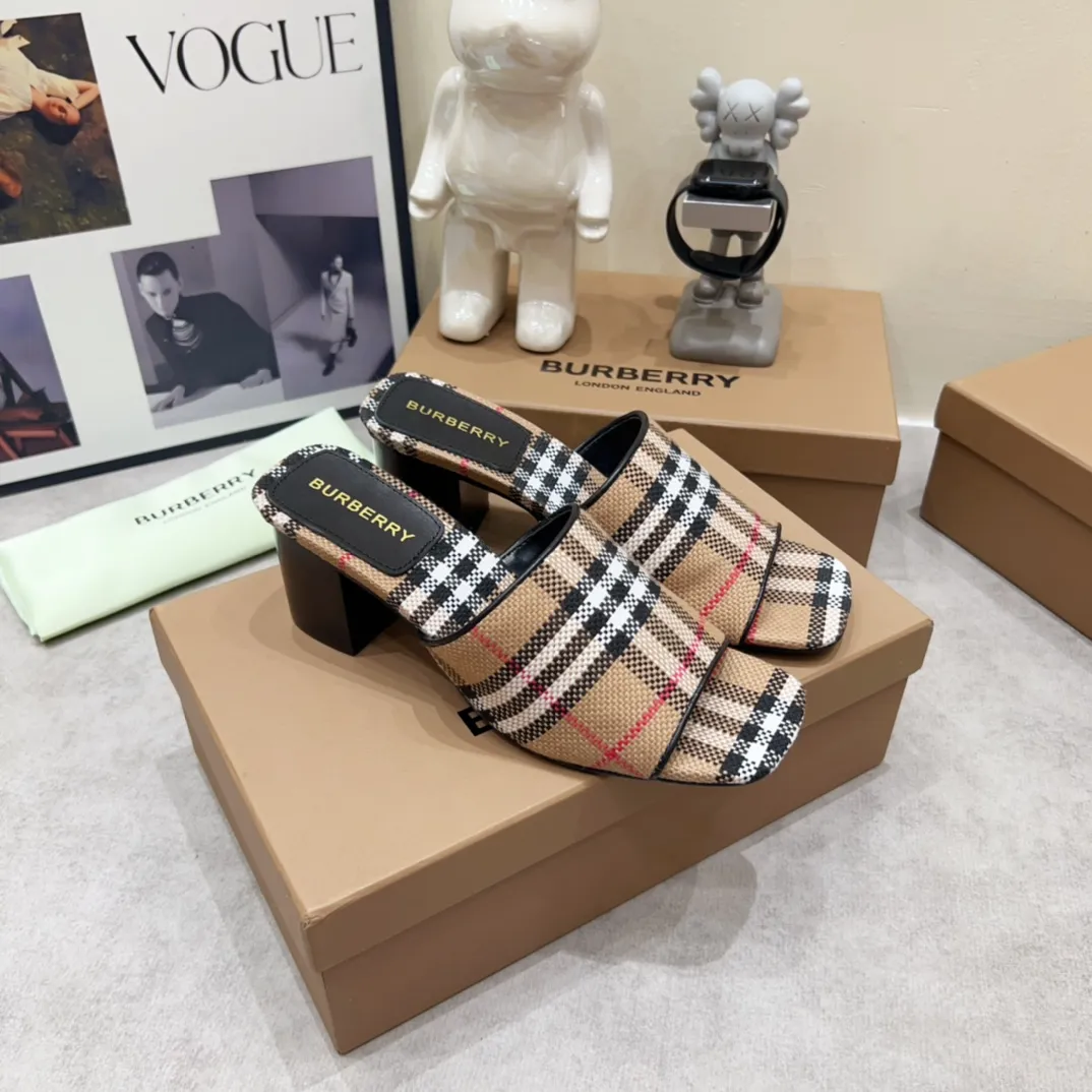 Burberry チェック柄チャンキーヒールスリッパ - 画像 (4)