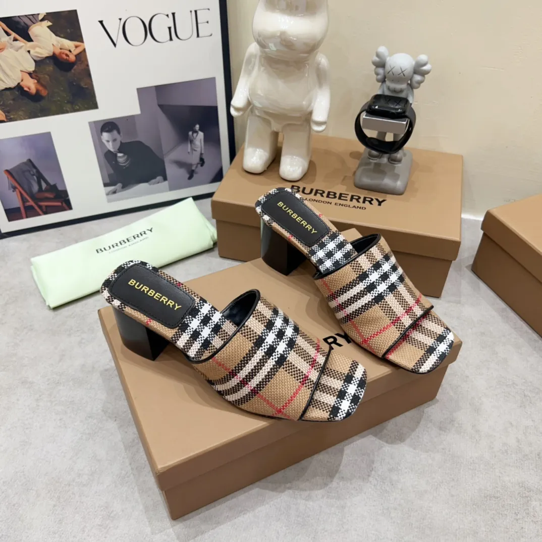 Burberry チェック柄チャンキーヒールスリッパ - 画像 (5)