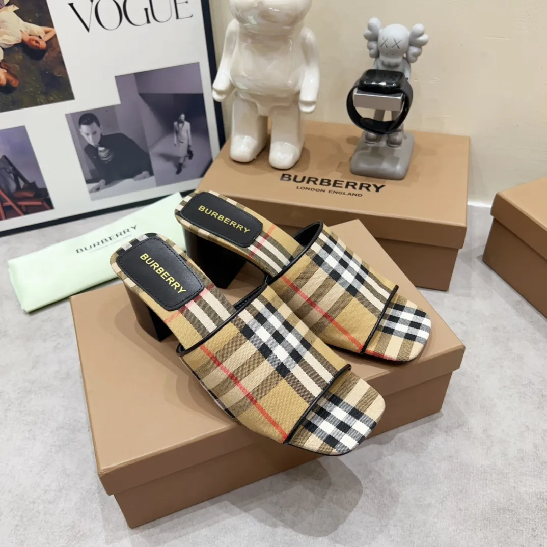 Burberry チャンキーヒール スリッパ グレー 新作 - 画像 (4)