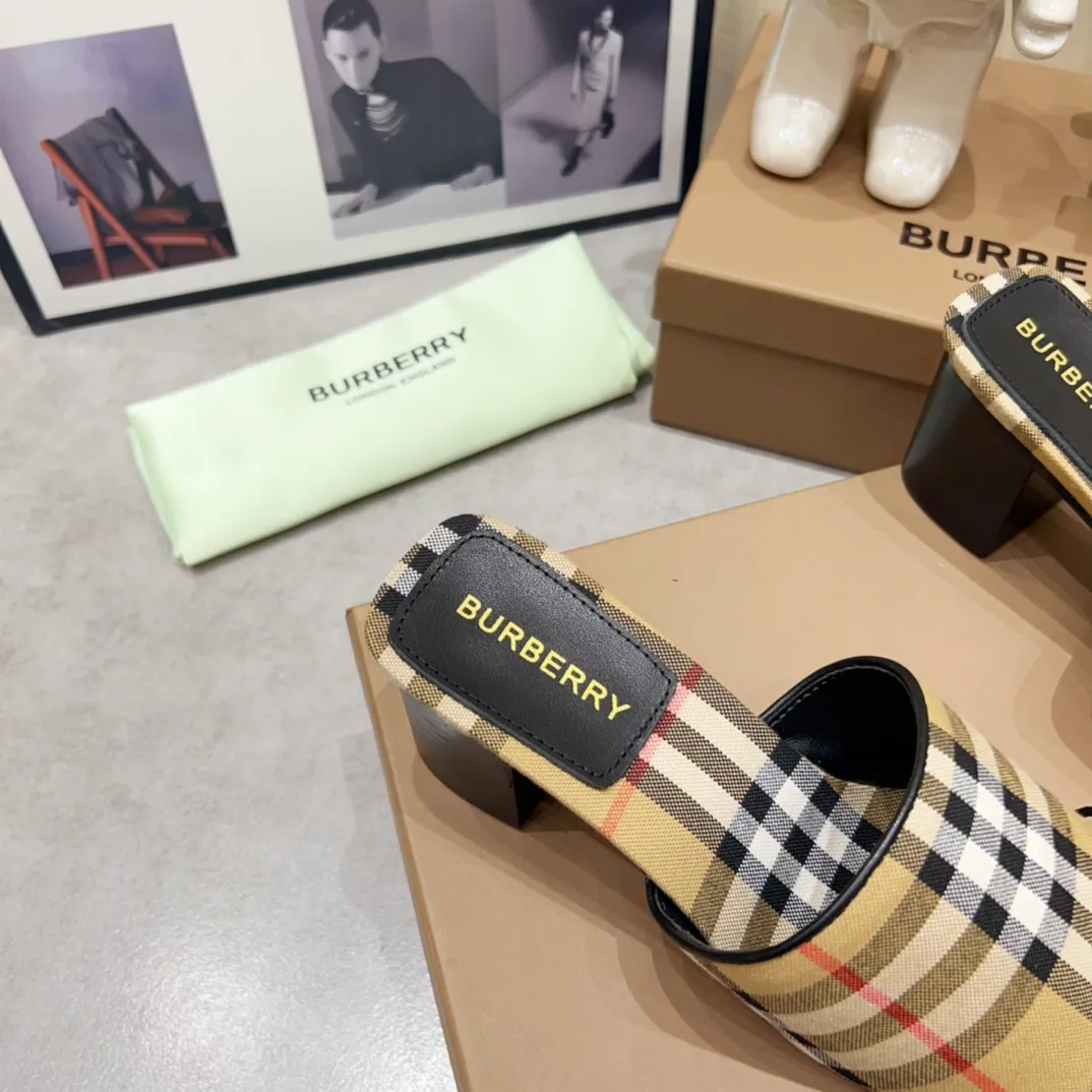 Burberry チャンキーヒール スリッパ グレー 新作 - 画像 (9)