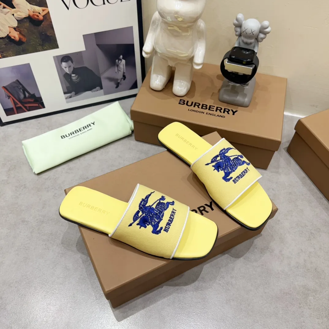 Burberry イエローチャンキーヒールスリッパ2024新作 - 画像 (6)