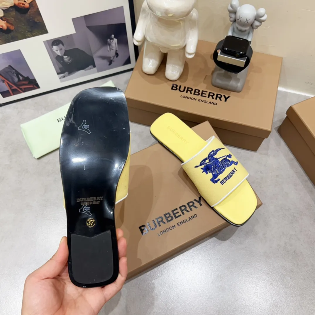 Burberry イエローチャンキーヒールスリッパ2024新作 - 画像 (10)
