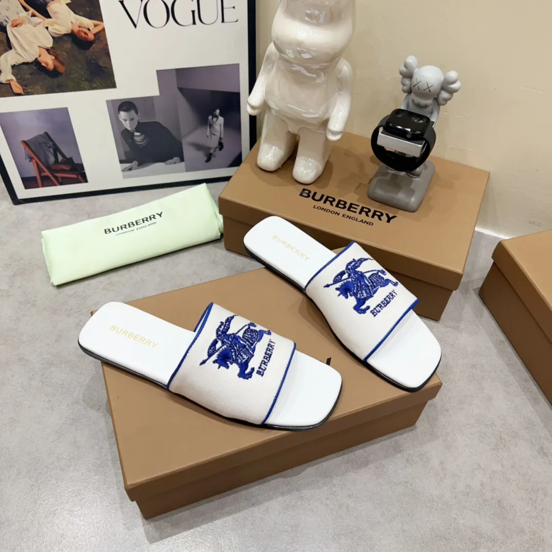 Burberry 白 チャンキーヒール スリッパ 新作 - 画像 (7)