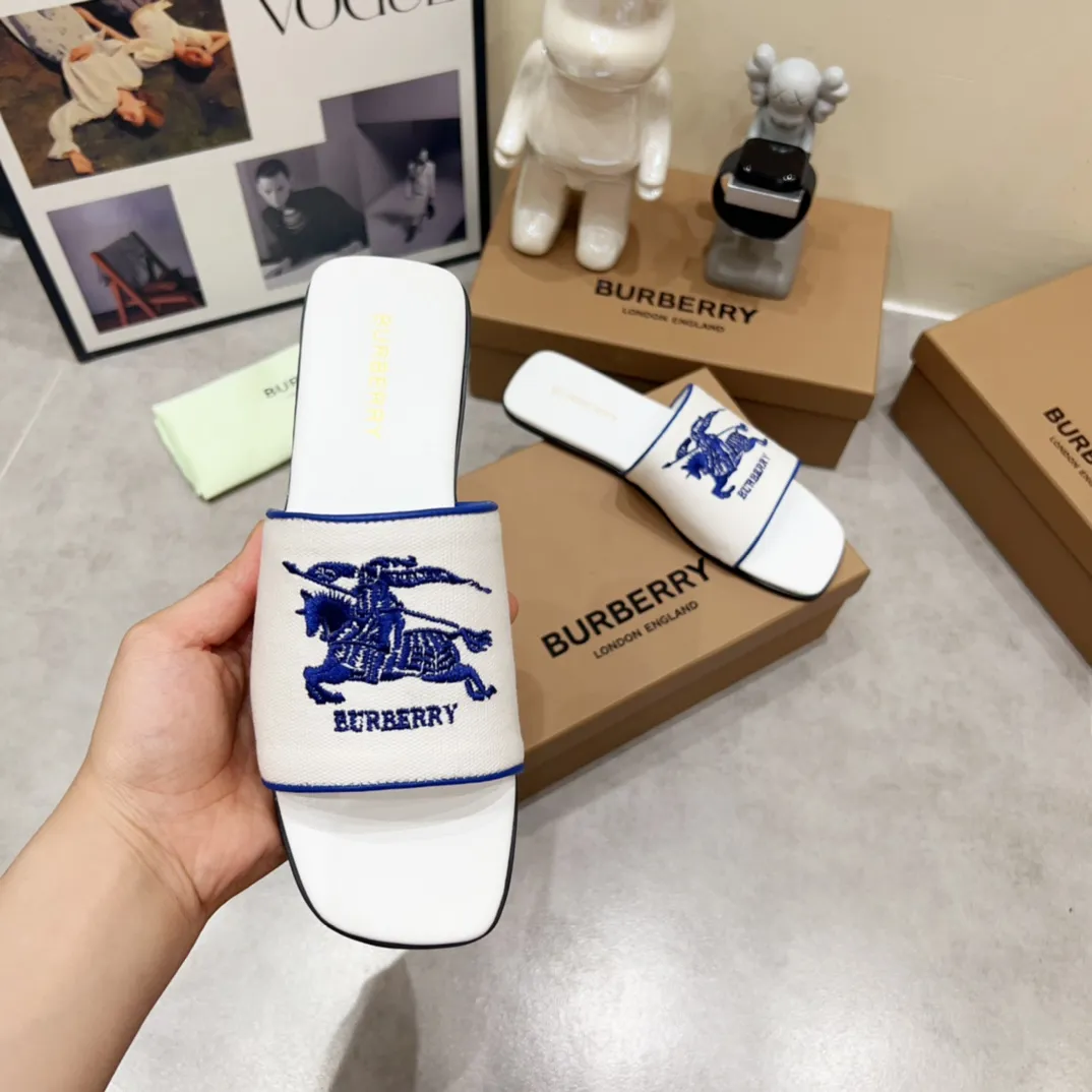 Burberry 白 チャンキーヒール スリッパ 新作 - 画像 (8)