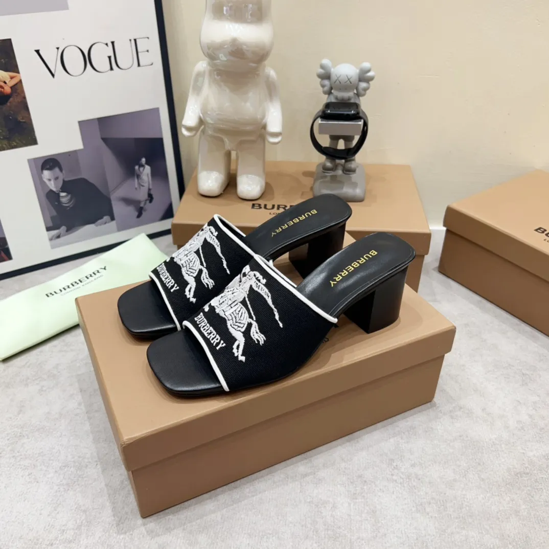 バーバリー ブラック ヒョウ柄 チャンキーヒールスリッパ - 画像 (5)