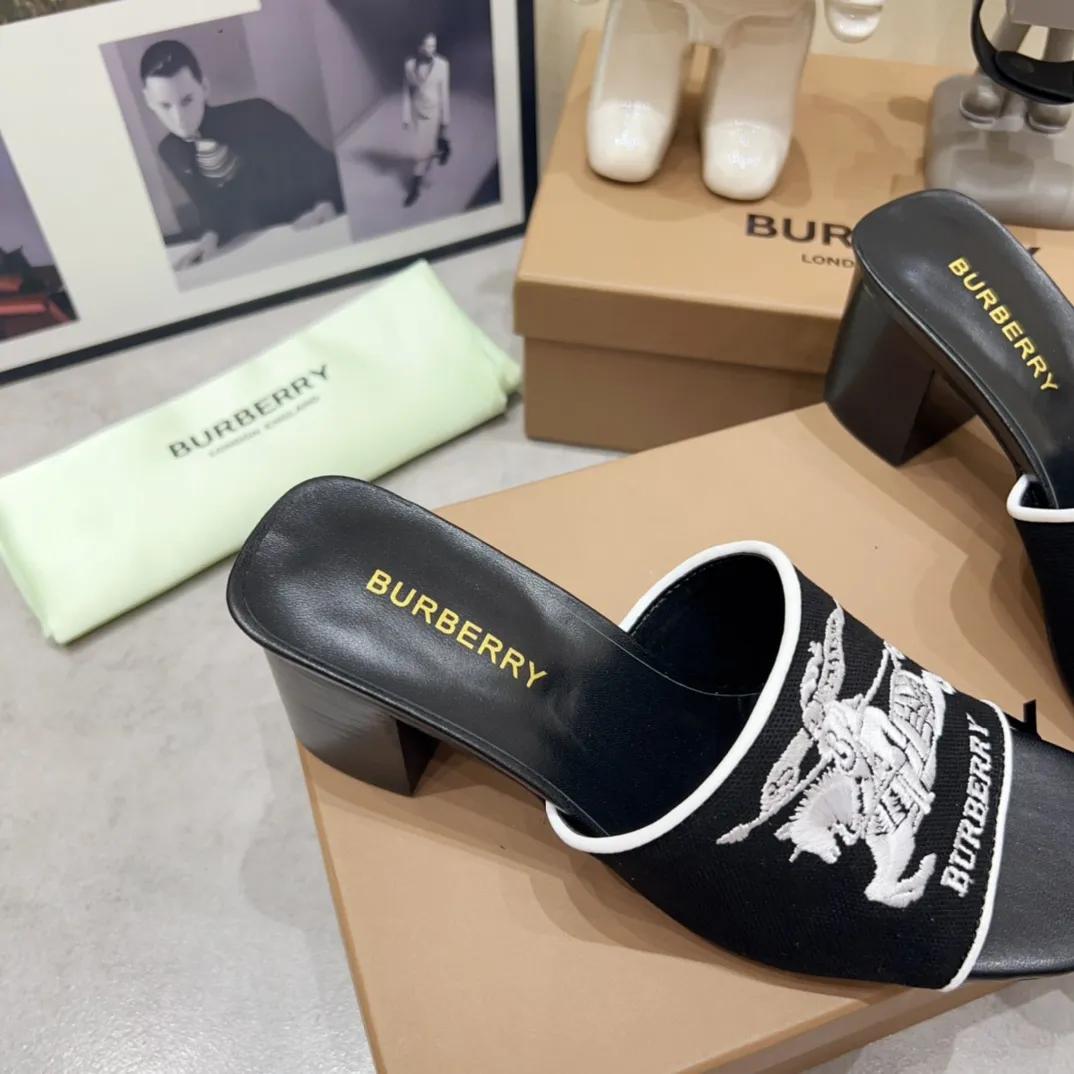 バーバリー ブラック ヒョウ柄 チャンキーヒールスリッパ - 画像 (9)