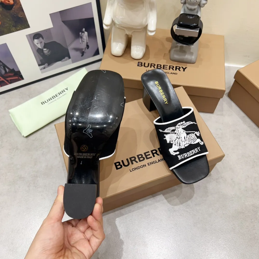 バーバリー ブラック ヒョウ柄 チャンキーヒールスリッパ - 画像 (10)