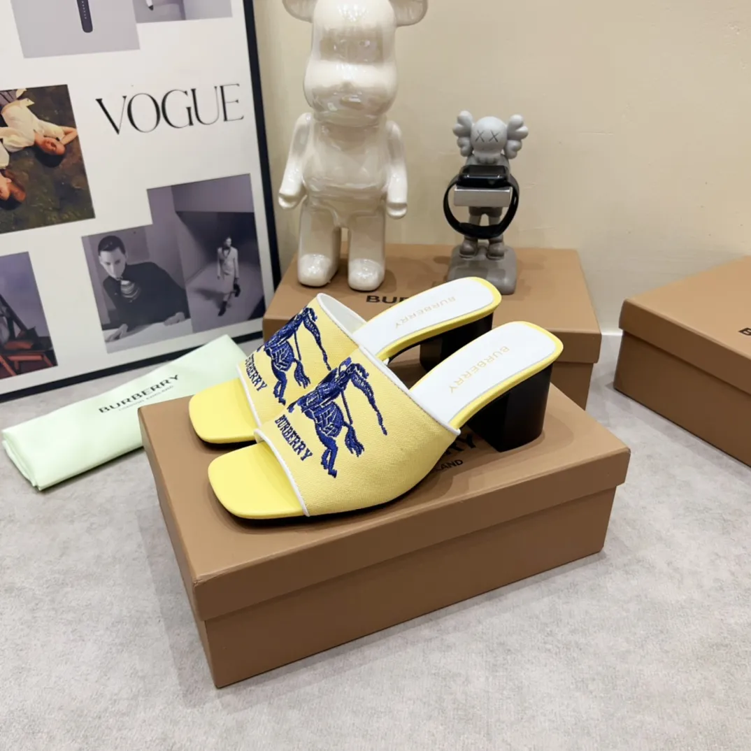 Burberry イエローヒョウ柄チャンキーヒールスリッパ - 画像 (6)