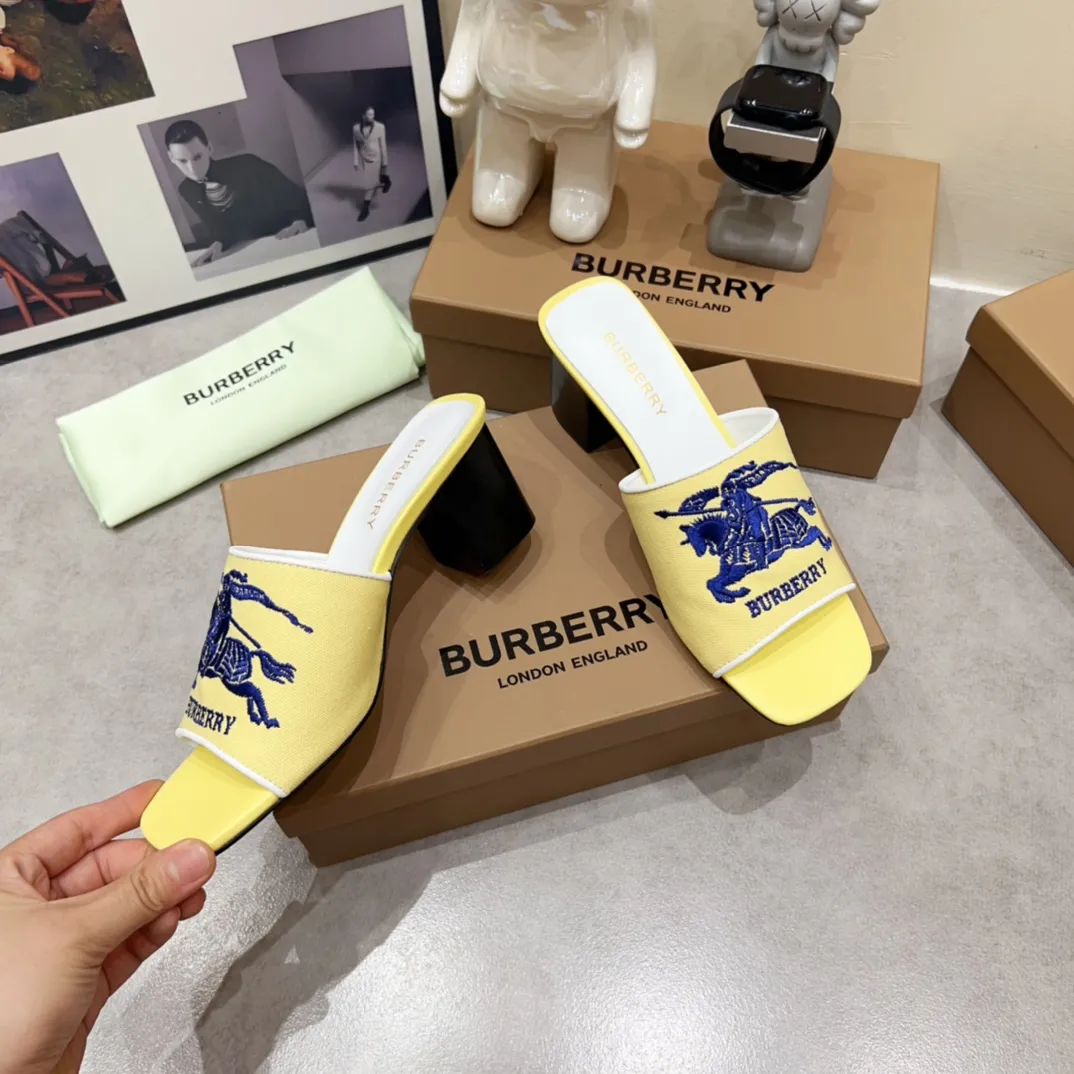 Burberry イエローヒョウ柄チャンキーヒールスリッパ - 画像 (7)