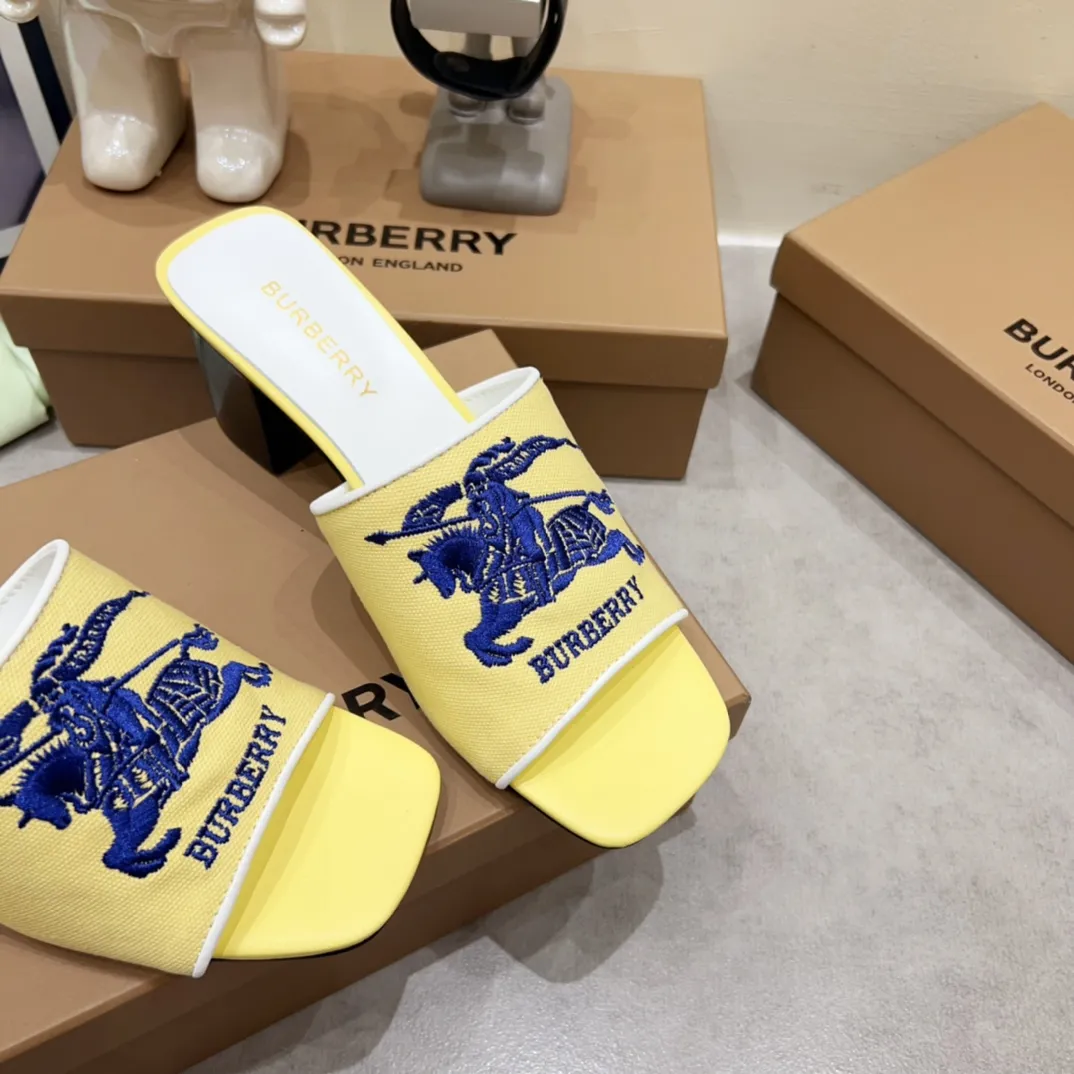 Burberry イエローヒョウ柄チャンキーヒールスリッパ - 画像 (8)