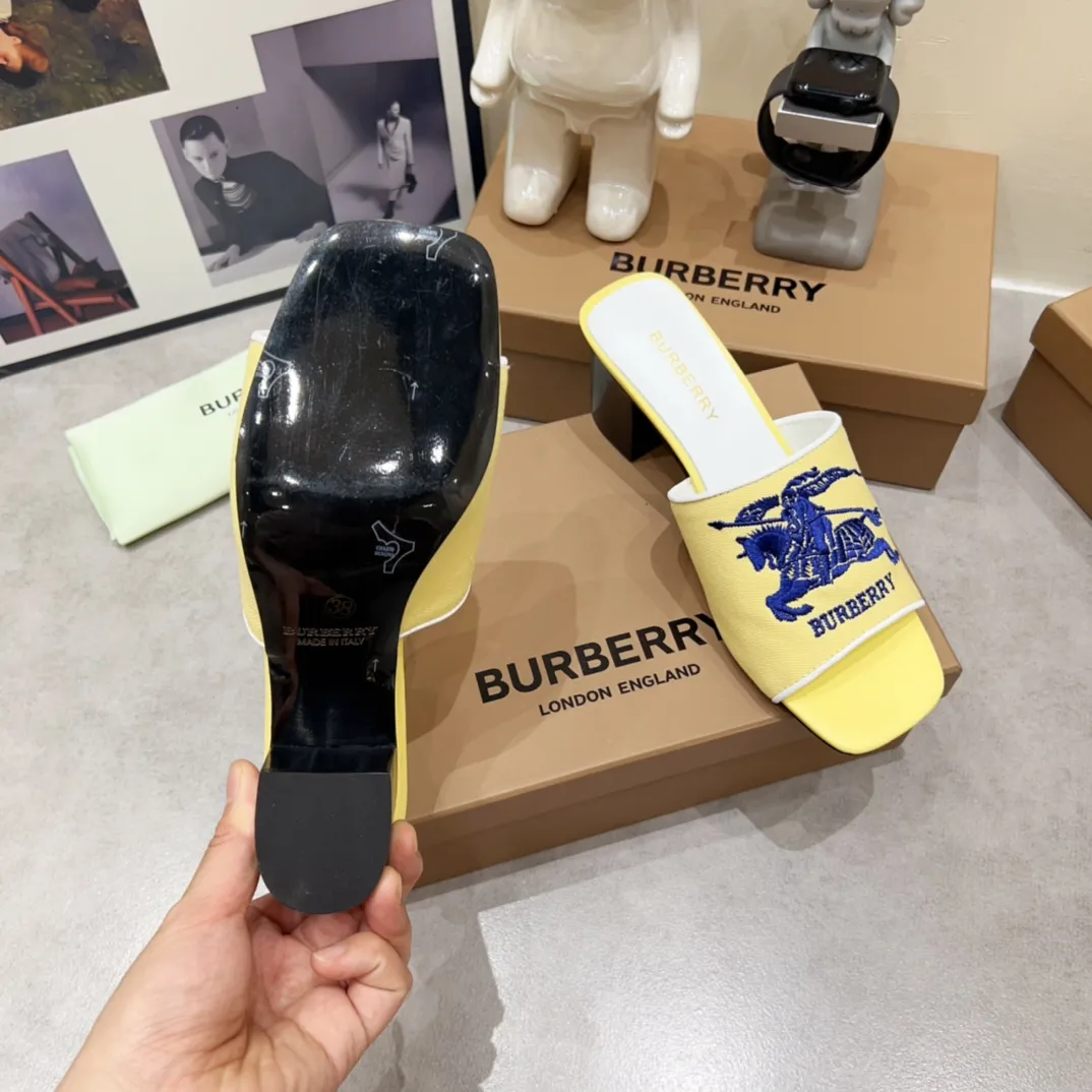 Burberry イエローヒョウ柄チャンキーヒールスリッパ - 画像 (10)