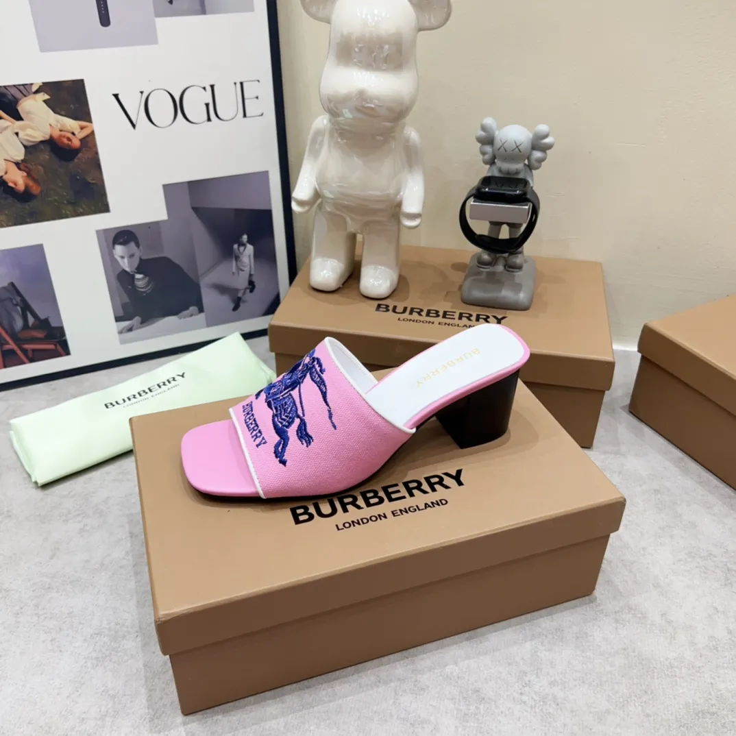 バーバリー ピンク ヒョウ柄 チャンキーヒールスリッパ