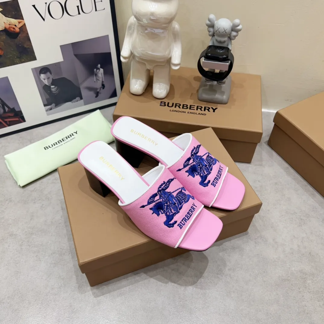 バーバリー ピンク ヒョウ柄 チャンキーヒールスリッパ - 画像 (4)