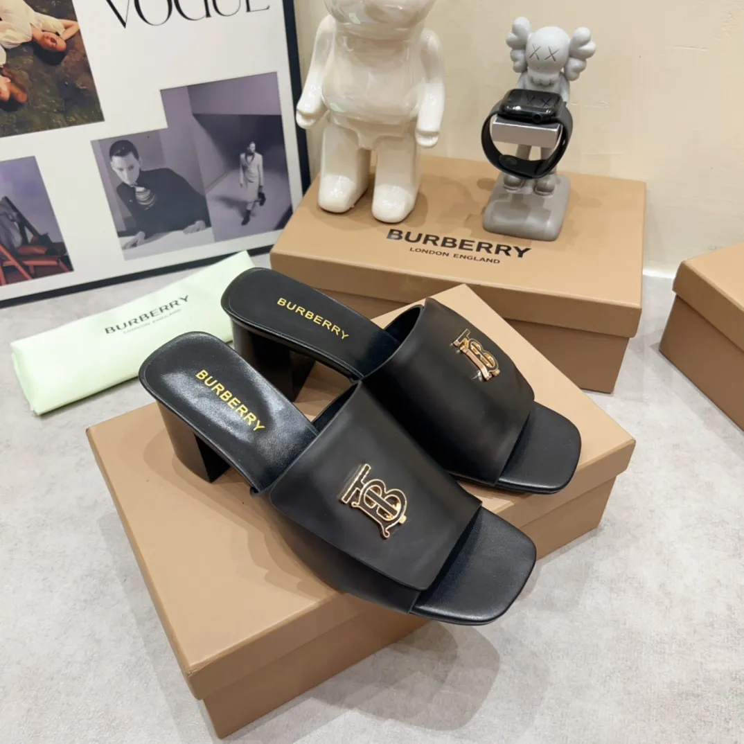 Burberry 2024ss ブラック チャンキーヒールスリッパ - 画像 (3)