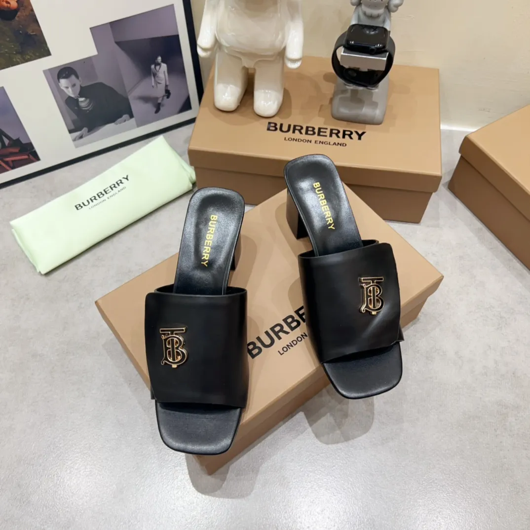 Burberry 2024ss ブラック チャンキーヒールスリッパ - 画像 (5)