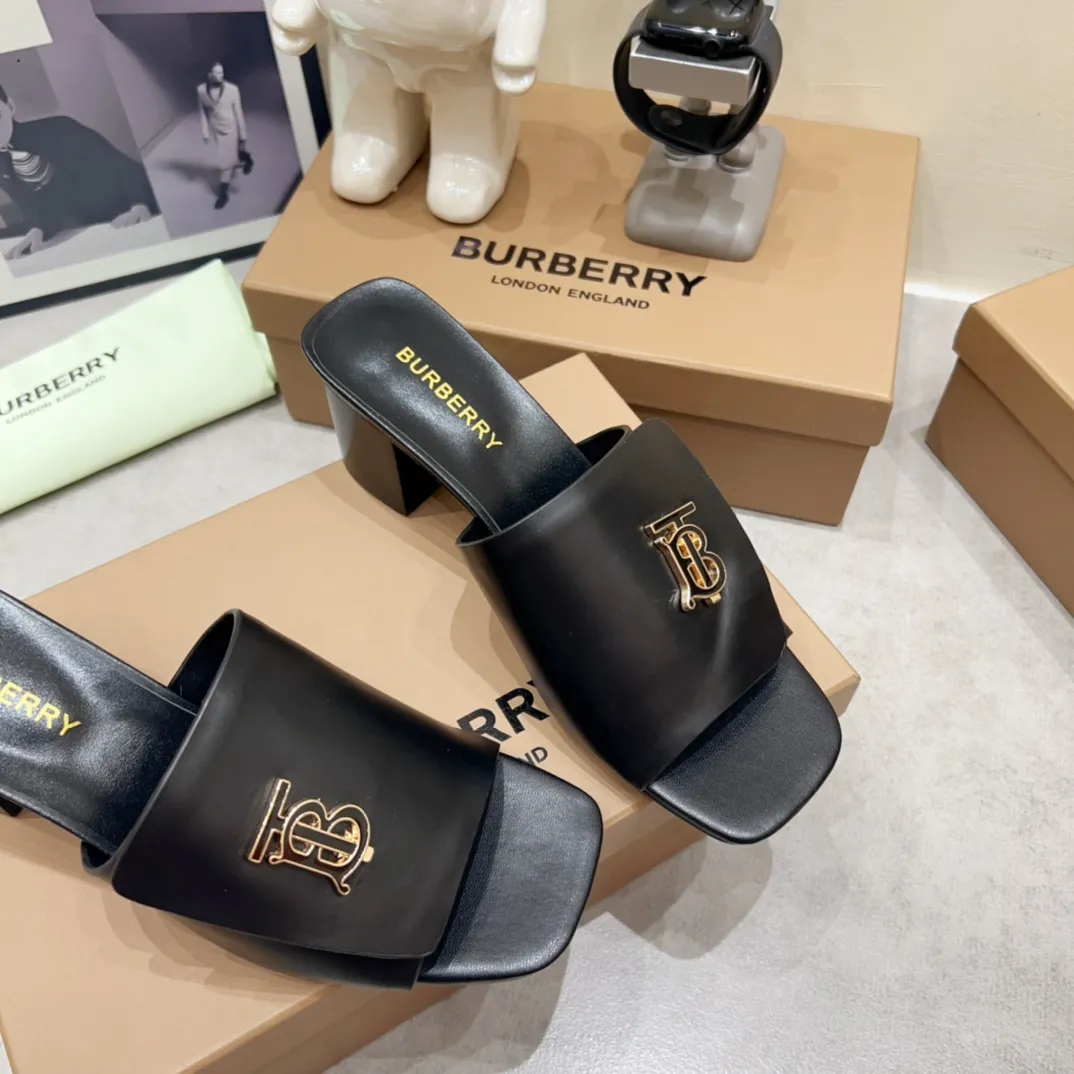 Burberry 2024ss ブラック チャンキーヒールスリッパ - 画像 (8)