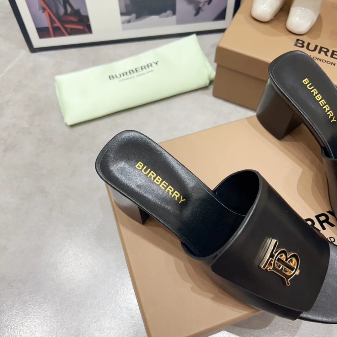 Burberry 2024ss ブラック チャンキーヒールスリッパ - 画像 (9)