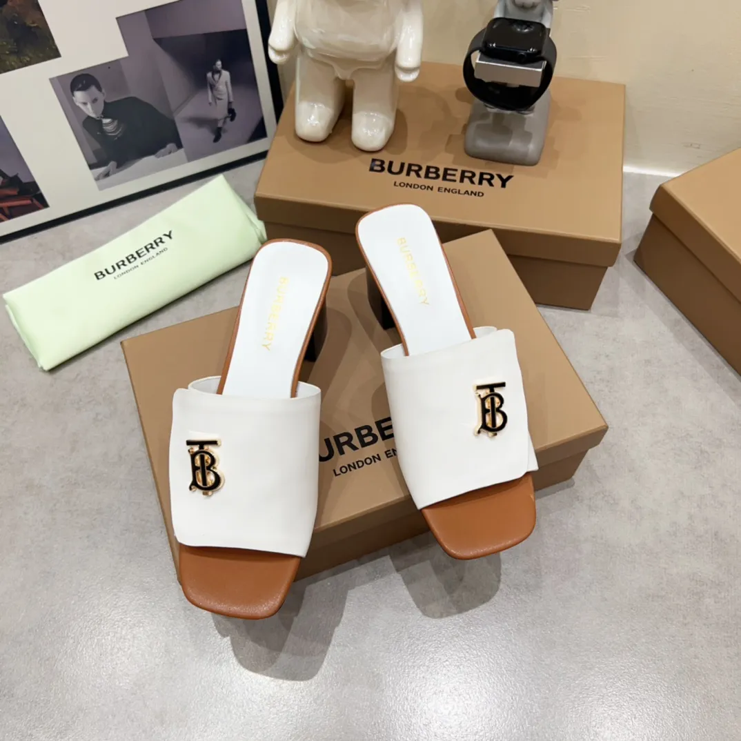 Burberry ホワイトチャンキーヒールスリッパ - 画像 (3)