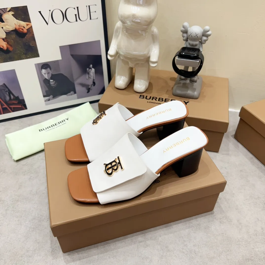 Burberry ホワイトチャンキーヒールスリッパ - 画像 (5)
