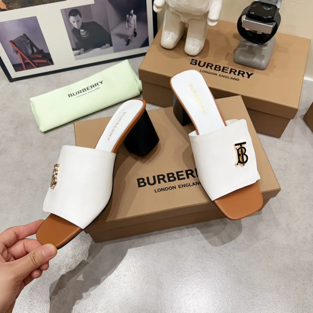 Burberry ホワイトチャンキーヒールスリッパ - 画像 (7)