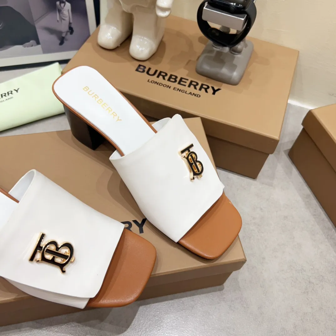 Burberry ホワイトチャンキーヒールスリッパ - 画像 (8)