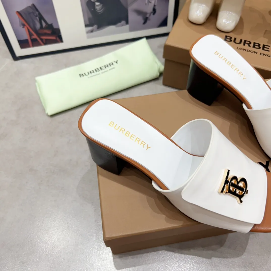 Burberry ホワイトチャンキーヒールスリッパ - 画像 (9)