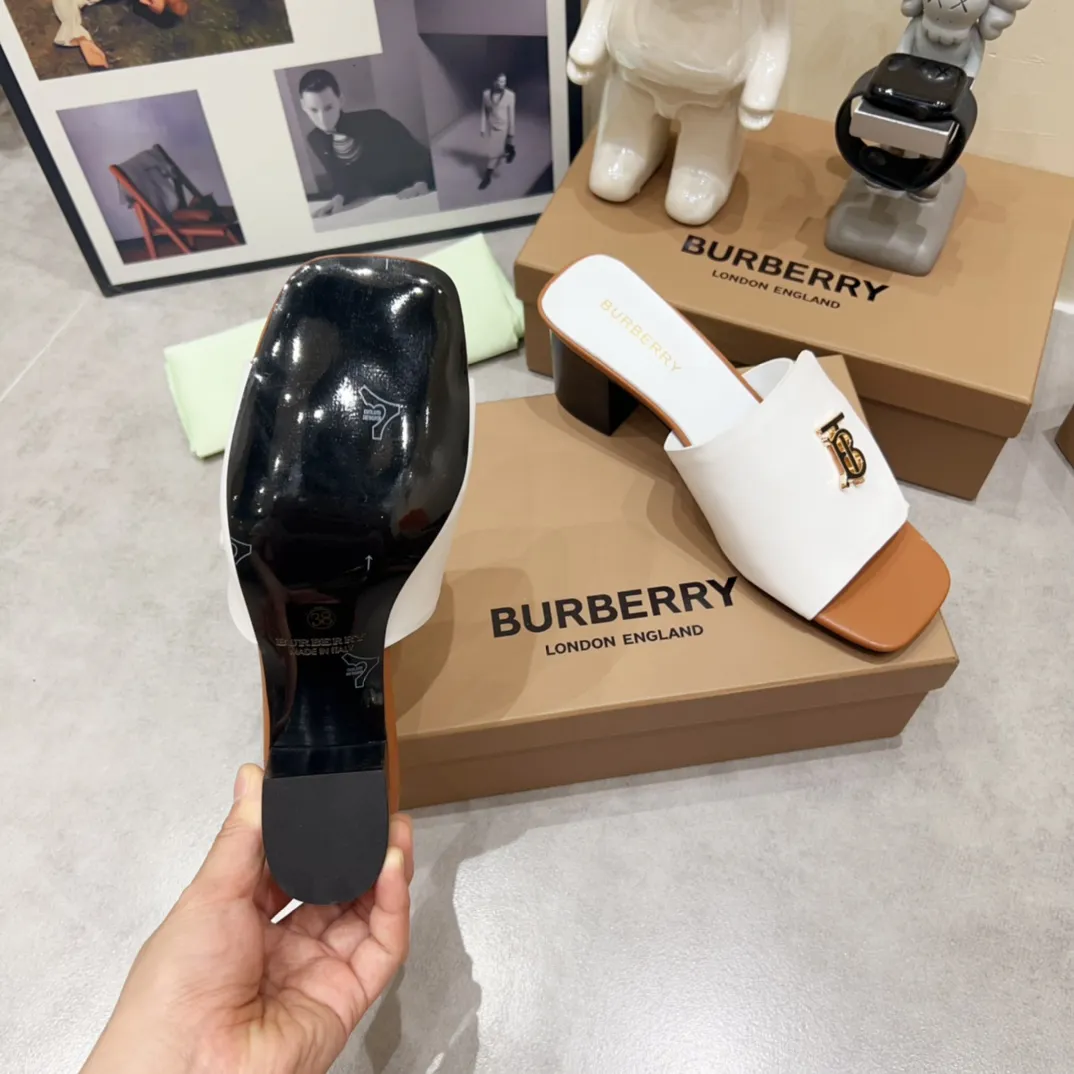 Burberry ホワイトチャンキーヒールスリッパ - 画像 (10)